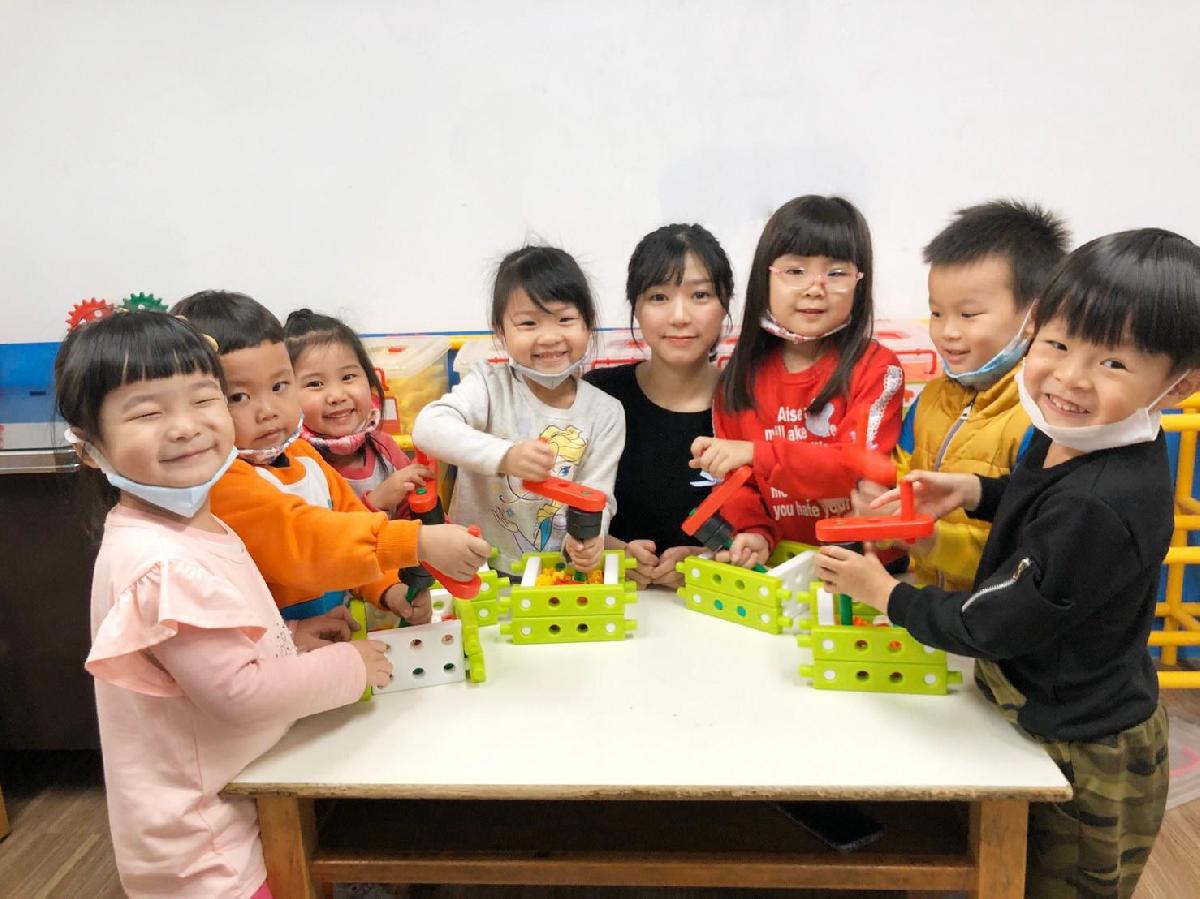 c9cb8ee0-6a7b-436e-a149-1e53116440bc